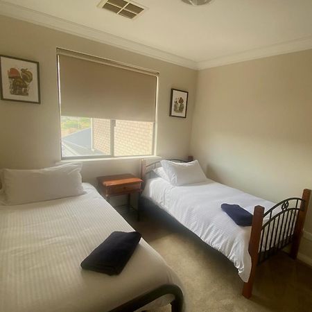 Port Denison Beach Resort Экстерьер фото
