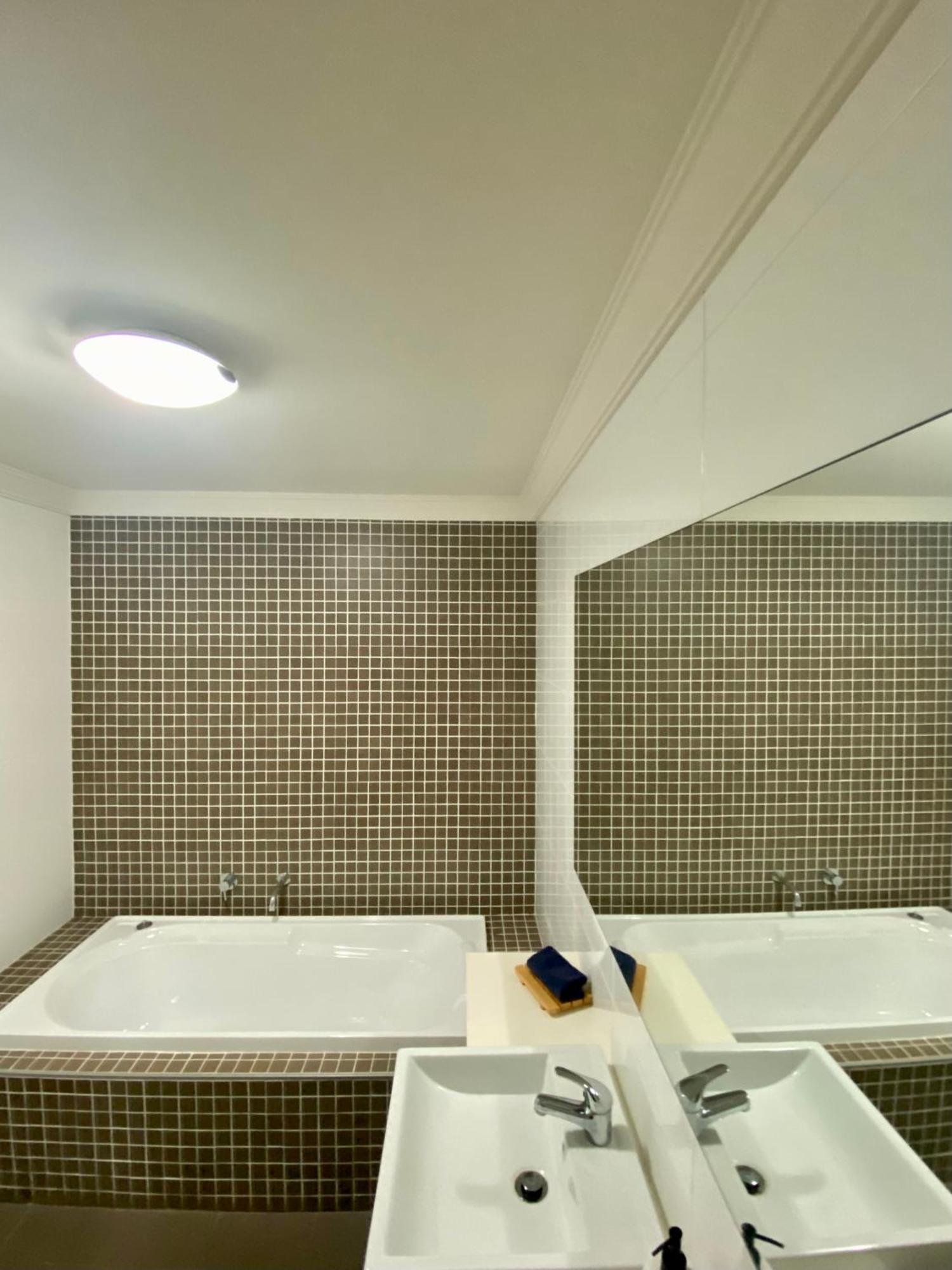 Port Denison Beach Resort Экстерьер фото