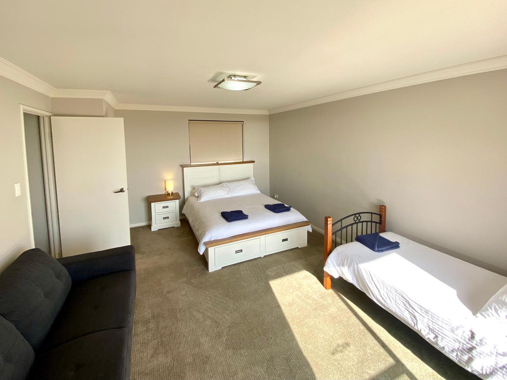 Port Denison Beach Resort Экстерьер фото