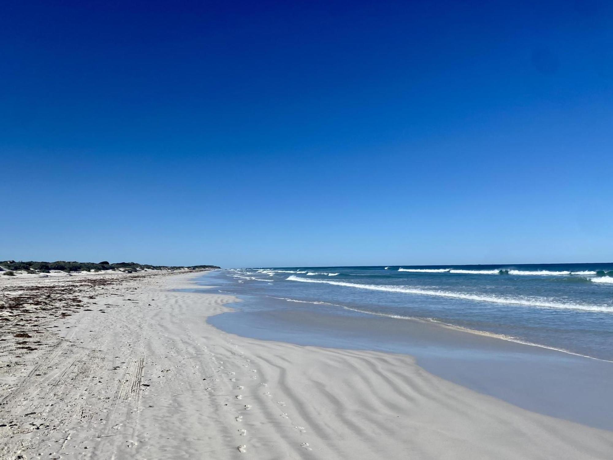 Port Denison Beach Resort Экстерьер фото
